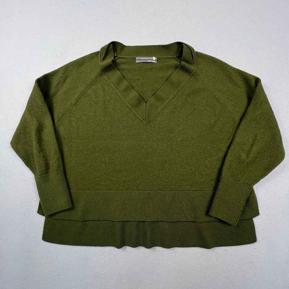 Anthropologie‎ Sweater 100% Merino Wool Womens XS Tiered Hem Knit Minimalist
